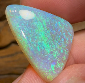 12.3cts - Mintabie Rare Crystal Opal. Gem Quality - Opal Whisperers