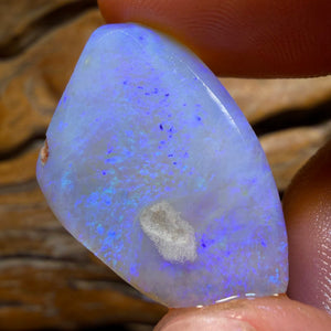 19.1cts - Lightning Ridge Crystal Opal Rough Rub