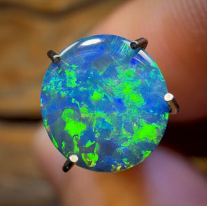 0.95cts - Lightning Ridge Opal Doublet