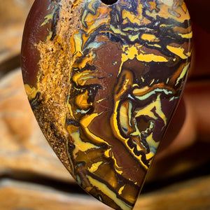 28 x 20 mm – Gebohrte Stammes-Queensland-Boulder-Opal-Halskette