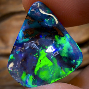 10.45cts - Wow BANGER GEM Brightest Queensland Boulder Seam Opal
