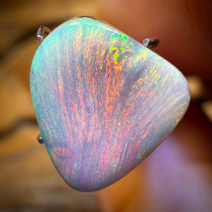 Mad Wild Card ! 4.1cts - Queensland Boulder Seam Opal from Opalton