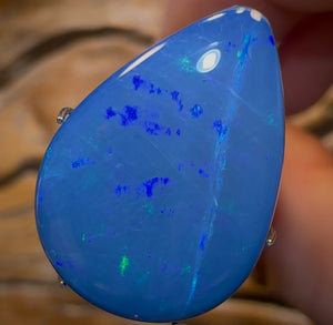 Auction Fall-Through = Your Gain! 🔥 Now More Than 50% Off RRP 🚨 8.3cts - Big Teardrop Lightning Ridge Black Opal Doublet