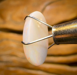 3.05cts - South Australian White Opal. Red Broadflash!