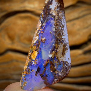 Opale boulder australienne massive de 10,8 carats. Double face.