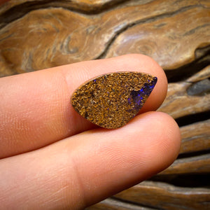 Bargain Card! 9.1cts - Queensland Boulder Seam Opal. Australian Opal