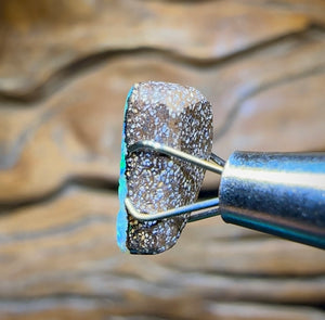 2.4cts - Winton Seam Opal. Australian Opal - Opal Whisperers