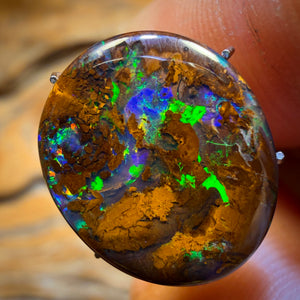 Half Price Card! 8.9cts - Bubble Band Queensland Boulder Opal from Yowah