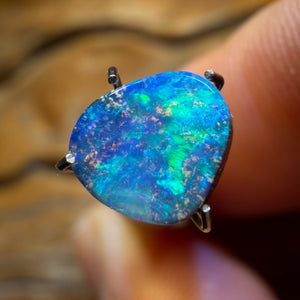 1.3cts - Queensland Boulder Seam Opal. Australian Opal