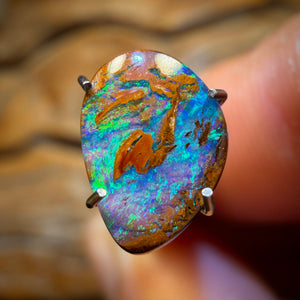 1.4cts - Queensland Boulder Opal from Yowah. Reef Pattern