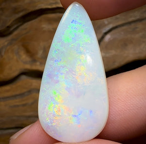 18.6cts - Large South Australian White Opal. Gem Quality - Opal Whisperers