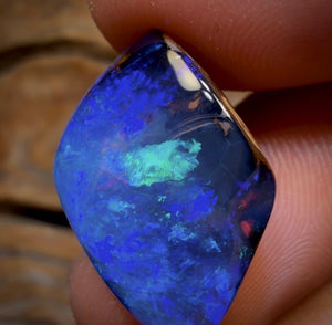 17.9cts - “Big Bold Blue Banger ”Gem Queensland Boulder Seam Opal