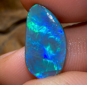 4.15cts - Lightning Ridge Black Opal Rub - Opal Whisperers