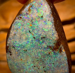 🔨 AUCTION 🔨 53.9cts - Queensland Boulder Seam Opal Rub