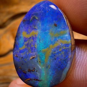 27.2cts - Australian Boulder Seam Opal. Top Reef Pattern