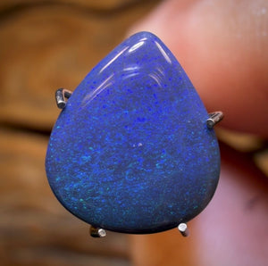 2.35cts - Lightning Ridge Black Opal