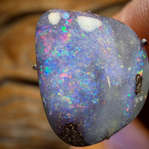 Bargain Card! 7.7cts - Queensland Boulder Seam Opal. Australian Opal