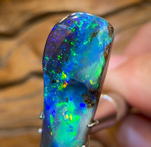 6.7cts - Winton Seam Opal. GEM Boulder Opal - Opal Whisperers