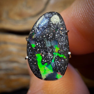 2.1cts - Australian Boulder Seam Opal