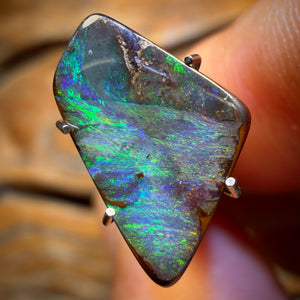 2.8cts - Australian Boulder Seam Opal