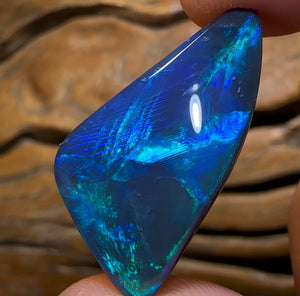 17.8cts - TOP GEM Black Opal from Lightning Ridge - Opal Whisperers