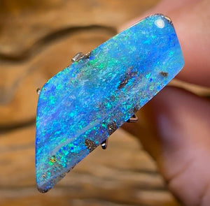 6.3cts - Winton Seam Opal. Australian Opal - Opal Whisperers