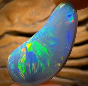 18.1cts - Super Stone Rare South Australian Dark Opal. Multicolour Magic with Amazing Pattern.