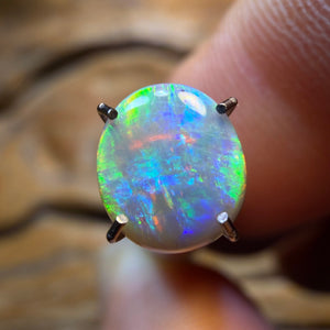0.95cts - Dark Opal from Lightning Ridge