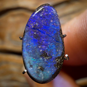3.7cts - Queensland Boulder Seam Opal from Winton