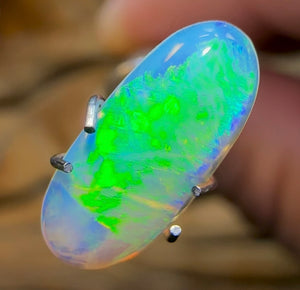 0.85cts - Lightning Ridge Crystal Opal - Opal Whisperers