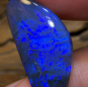 12.5cts - Big Australian Black Opal from Lightning Ridge, great value - Opal Whisperers