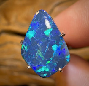 2.4cts - Lightning Ridge Black Opal Doublet