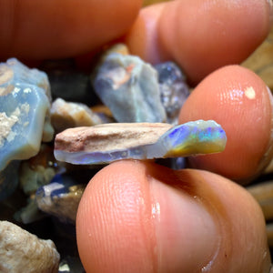 276,1 ct – 12x Lightning Ridge Opal-Rohpaket