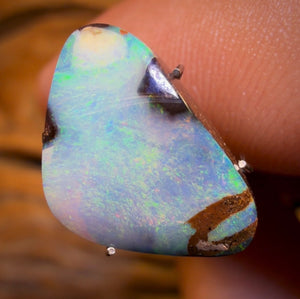 4.6cts - Queensland Boulder Seam Opal from Winton. Australian Opal