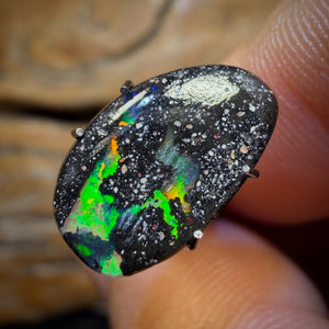 2.1cts - Australian Boulder Seam Opal