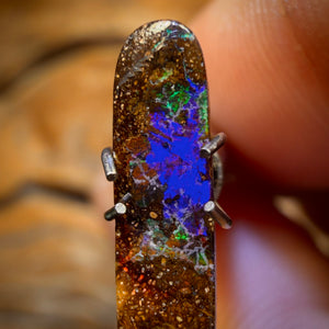 1.4cts - Queensland Boulder Seam Opal. Australian Opal Bargain