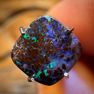 1.7cts - “Electro”Queensland Boulder Seam Opal. Australian Opal