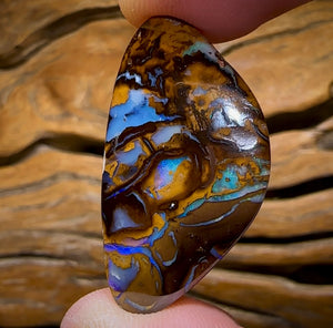 26.4cts - Wow Tribal Boulder Opal from Yowah
