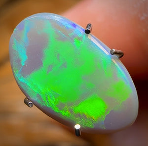 1.95cts - “Green flash 1”GEM Lightning Ridge Dark Opal