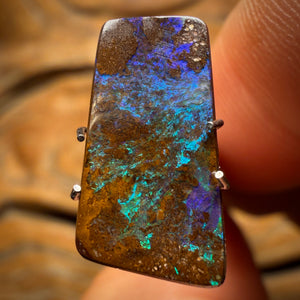 4.8cts - Queensland Boulder Seam Opal. Australian Opal