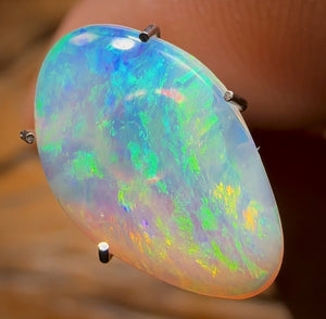 1.9cts - Lightning Ridge Crystal Opal