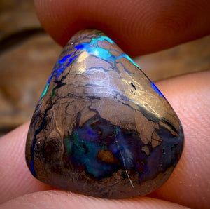 10.45cts - Wow BANGER GEM Brightest Queensland Boulder Seam Opal