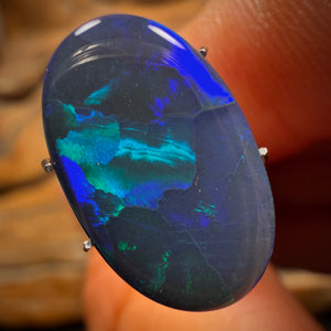 6.3cts - Black Opal from Lightning Ridge