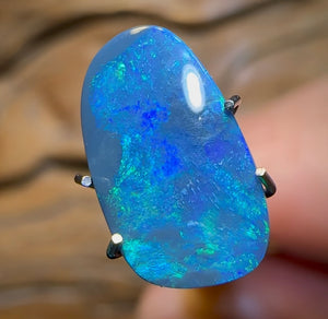 1.8cts - Australian Black Opal from Lightning Ridge - Opal Whisperers