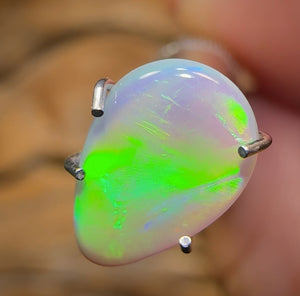 0.9cts - Lightning Ridge Dark Opal