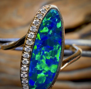 14 Karat Gold – Queensland Boulder Opal Doublet Ring, bestes elektrisches Blaugrün mit Diamanten