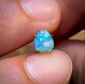 0.75cts - Solid Australian Boulder Pipe Crystal Opal