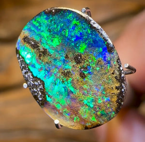 3.9cts - Gorgeous Queensland Boulder Seam Opal - Opal Whisperers
