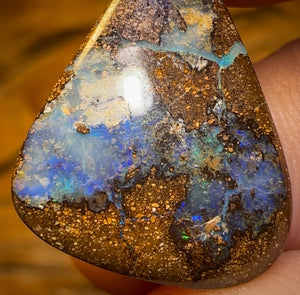 14.9cts - Queensland Boulder Seam Opal