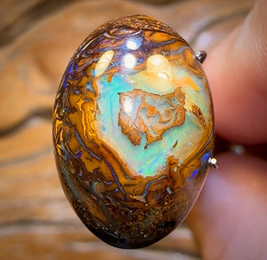 17.7cts - Yowah Nut Crystal Centre w/ Tribal Pattern. Australian Opal